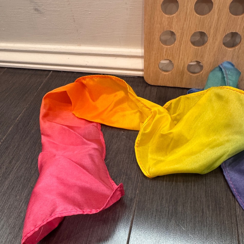 NWOT Sarah’s Silks Wooden Scarf Fine Motor Pulling Toy with Rainbow Scarf Kids - Picture 4 of 6